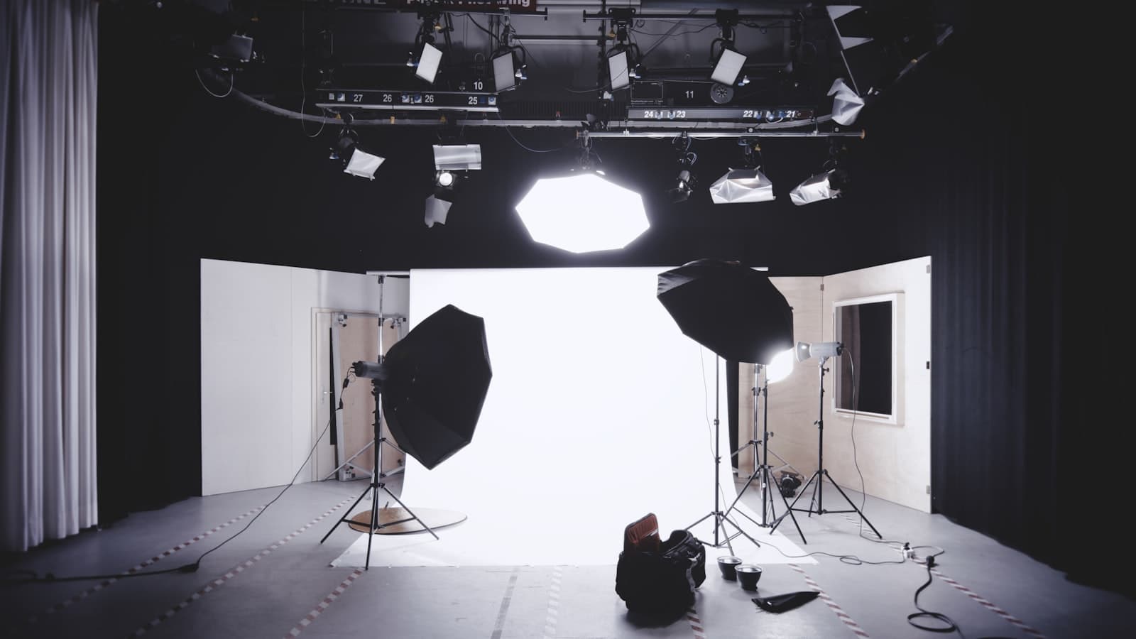 Godox AD200 Pro: camera studio set up